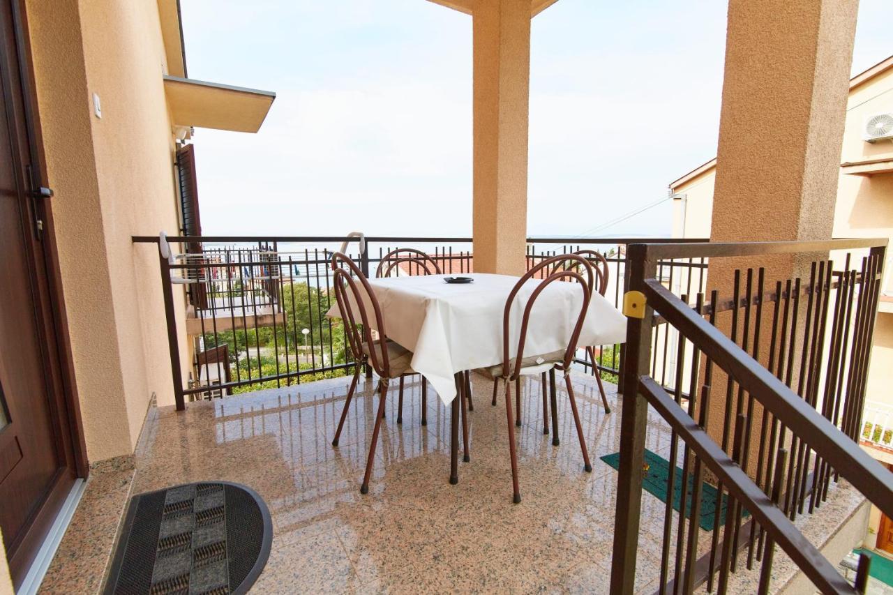 Apartments And Rooms With Parking Space Crikvenica - 19125 المظهر الخارجي الصورة